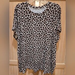 Torrid SuperSoft Leopard Tee 5X EUC